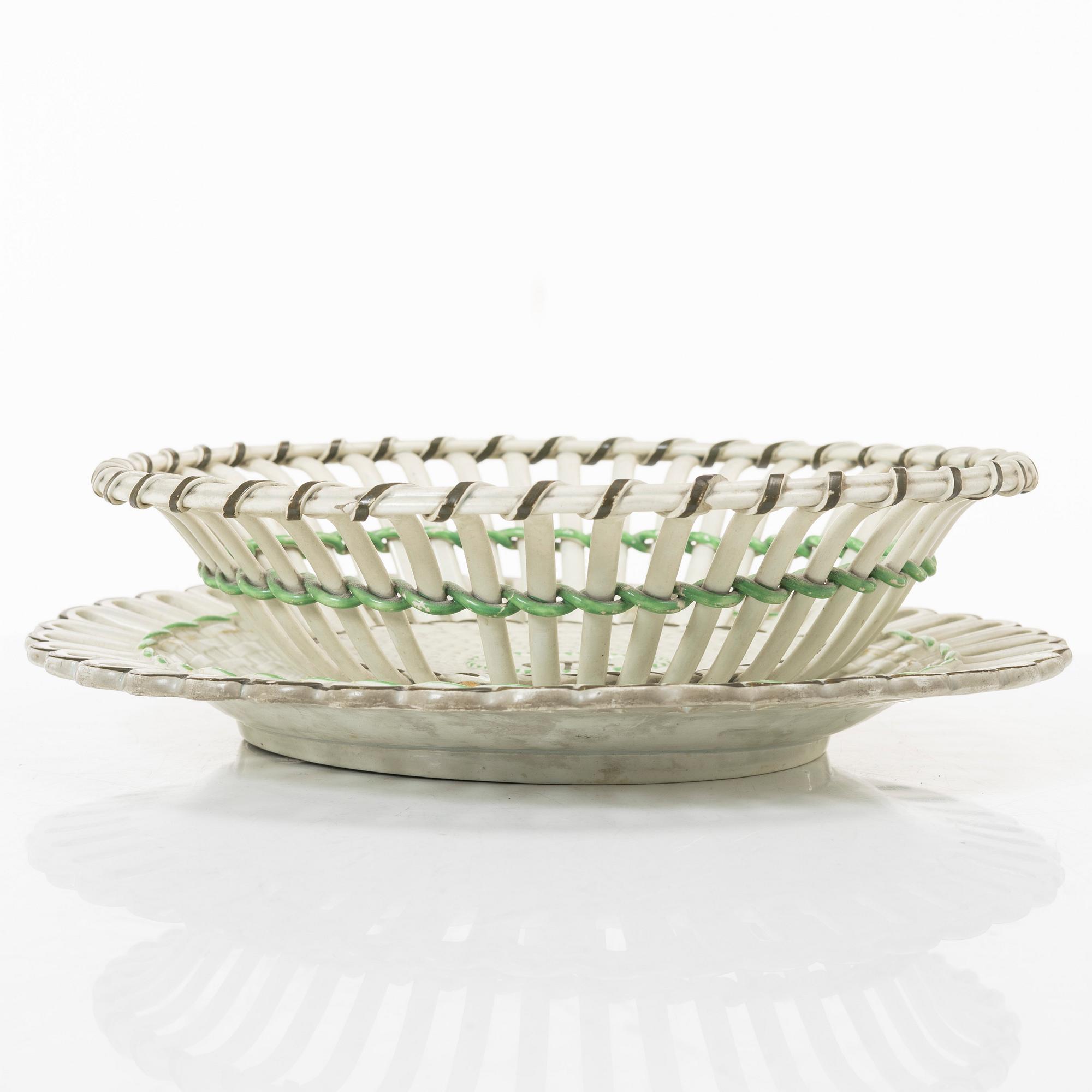 An English cream weare chesnutbasket with cover, circa 1800.