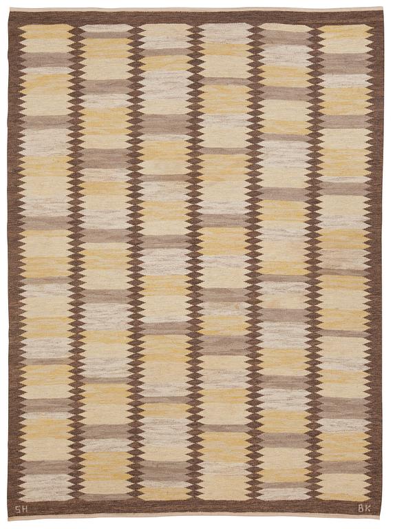 CARPET. "Viggen". Flat weave. 292 x 210,5 cm. Signed SH BK.