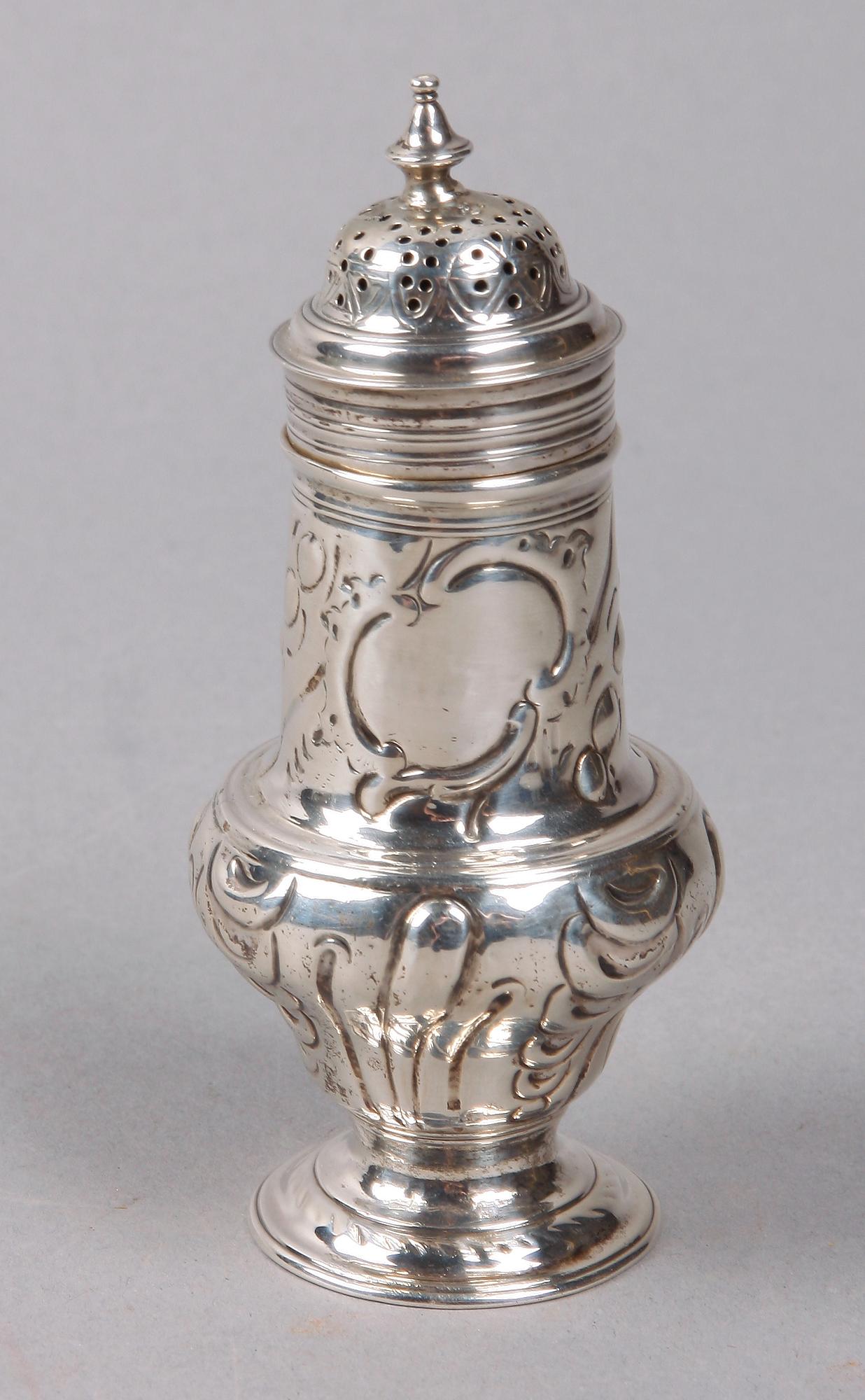 PEPPARBÖSSA, silver, rokoko, John Delmster, London, 1762.