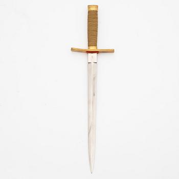 A Swedish Airforce dagger 1930-52 pattern, with scabbard.