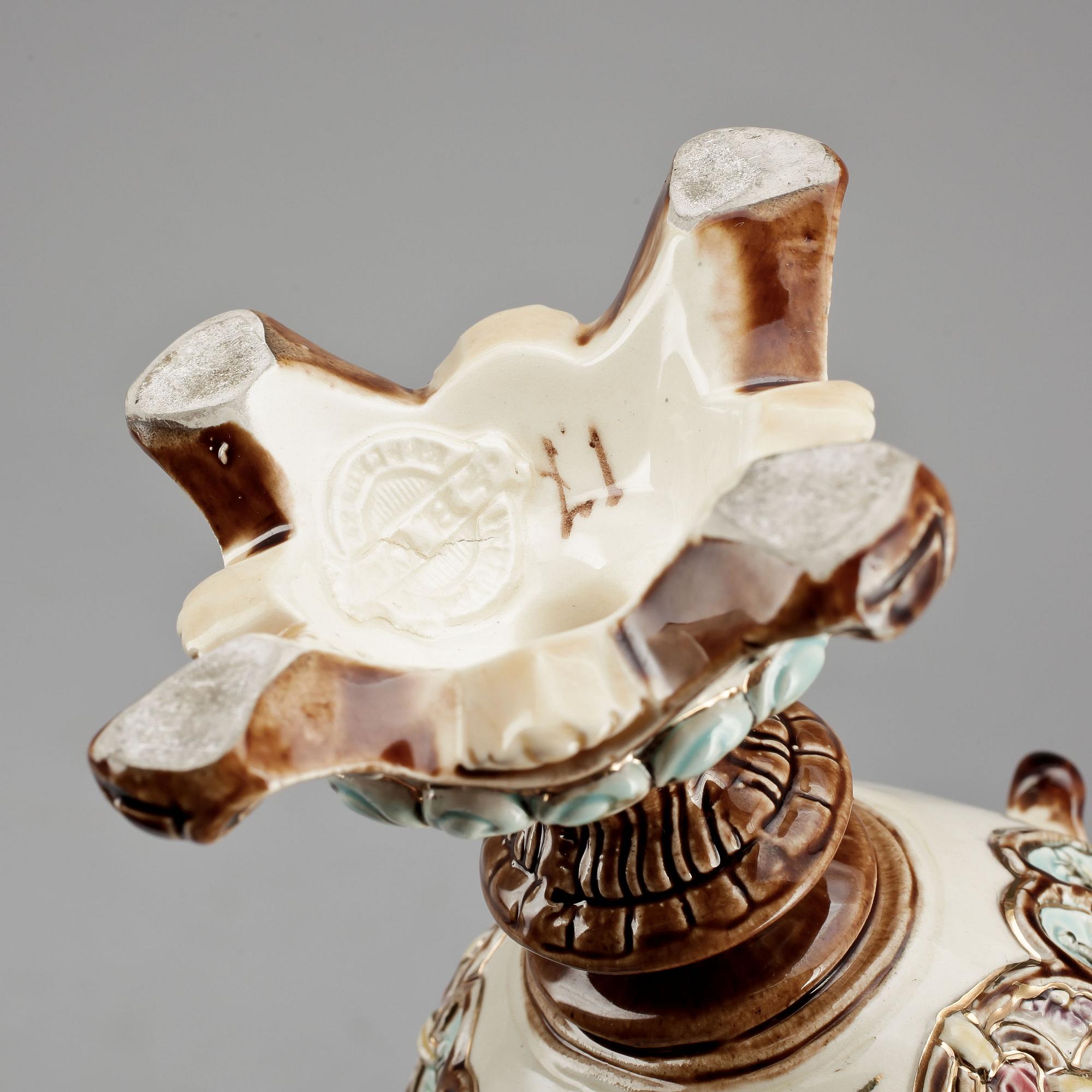 URNA, Majolika, trol England sent 1800-tal.