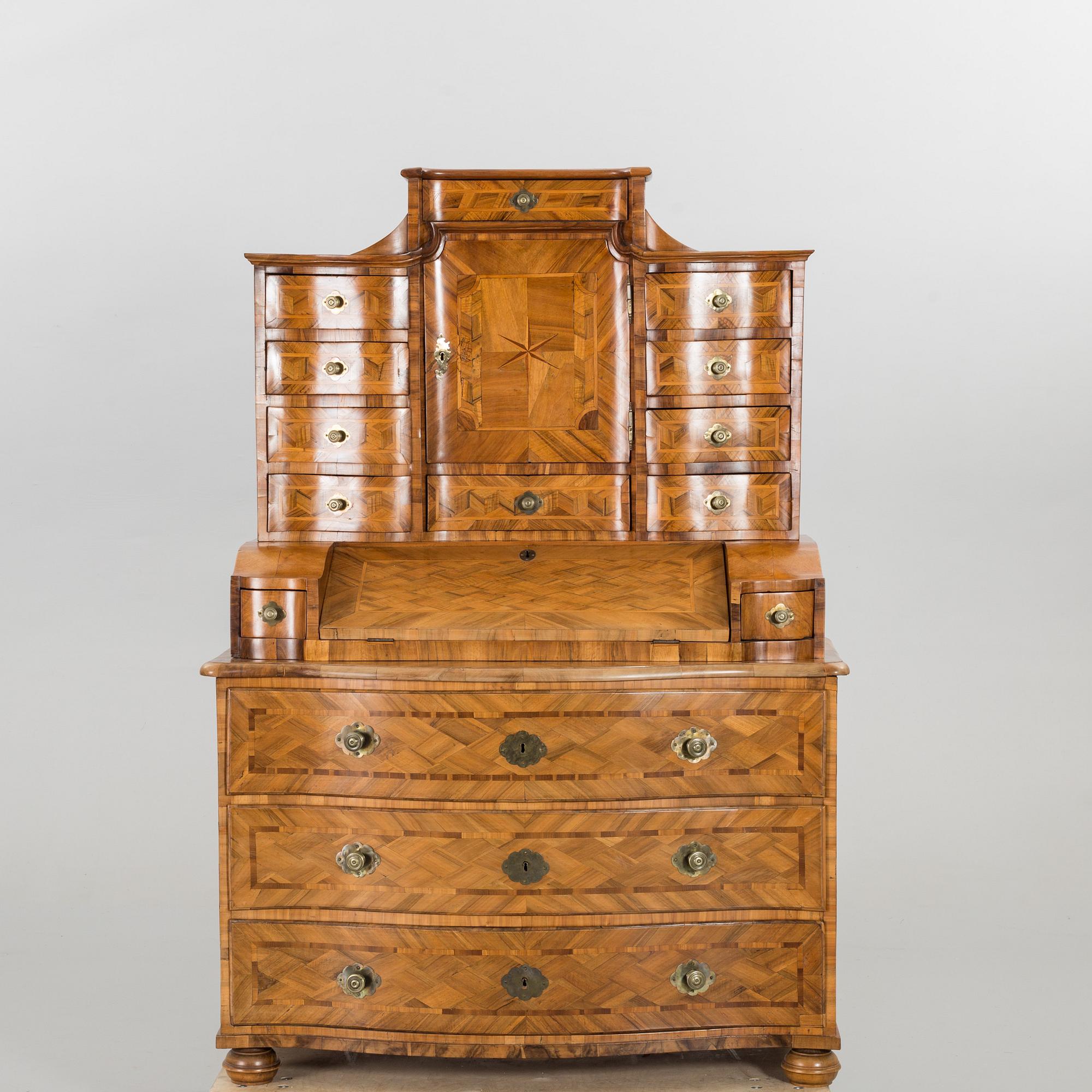 A 18:th century cabinet.