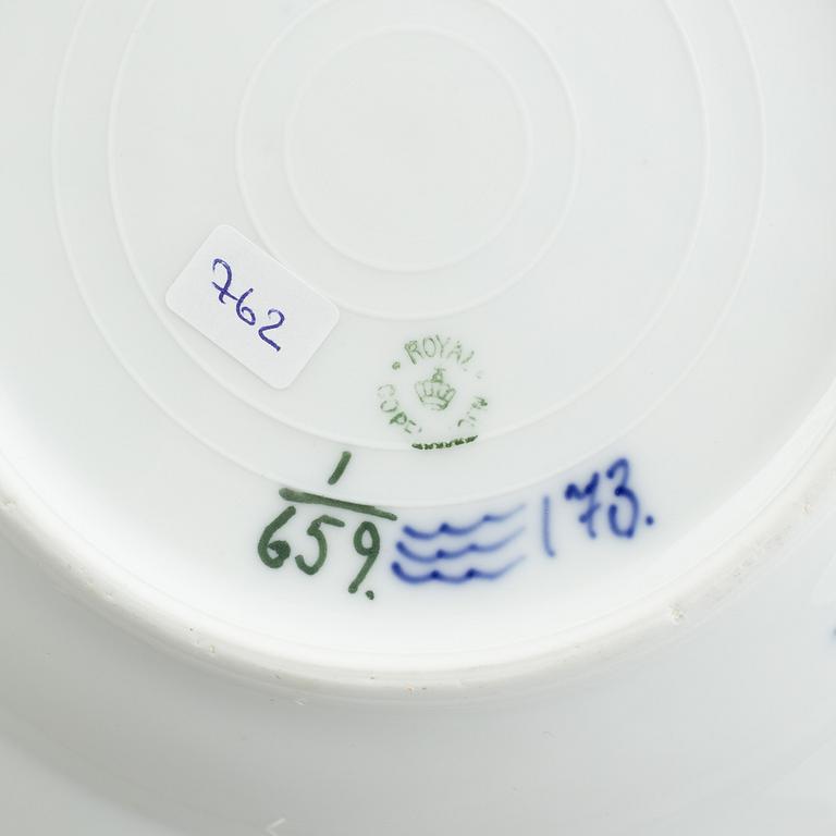 Two deep dishes and two soup dishes, porcelain, "Blue Fluted Half Lace" / "Musselmalet", Royal Copenhagen.