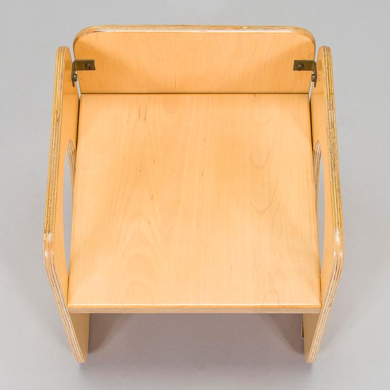 Kristian Gullichsen, children's chair, "Vanikka" for Artek, late 20th century.