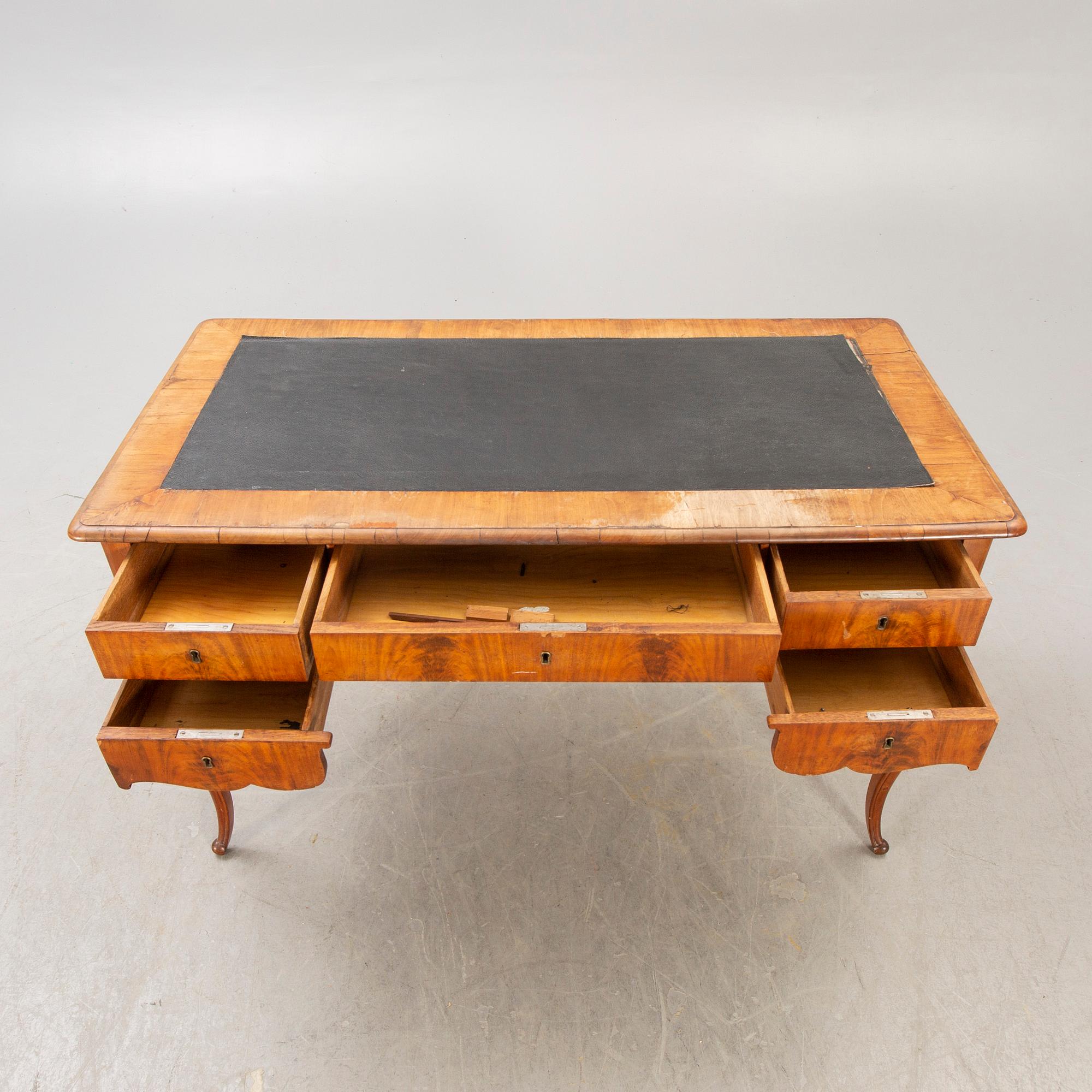 Skrivbord nyrokoko sent 1800-tal.