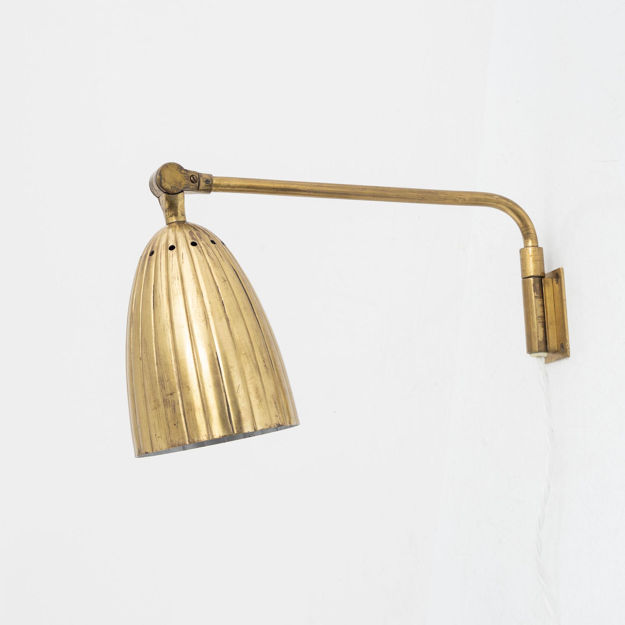 Harald Notini, a model "8666" wall lamp, Arvid Böhlmarks Lampfabrik, Sweden, 1940's.