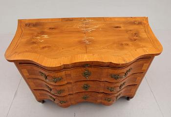 BYRÅ, senbarock, 1700-talets mitt.