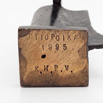 Kimmo Pyykkö, a bronze sculpture.