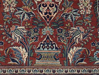 SEMI-ANTIQUE KASHAN. 203 x 136 cm.