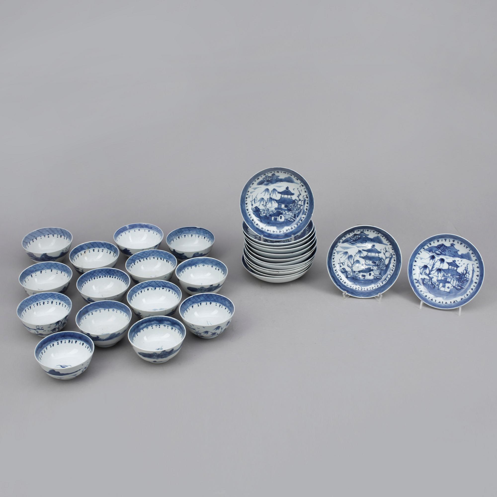 SKÅLAR och FAT, 14+14, porslin, Kina, 1800-tal.