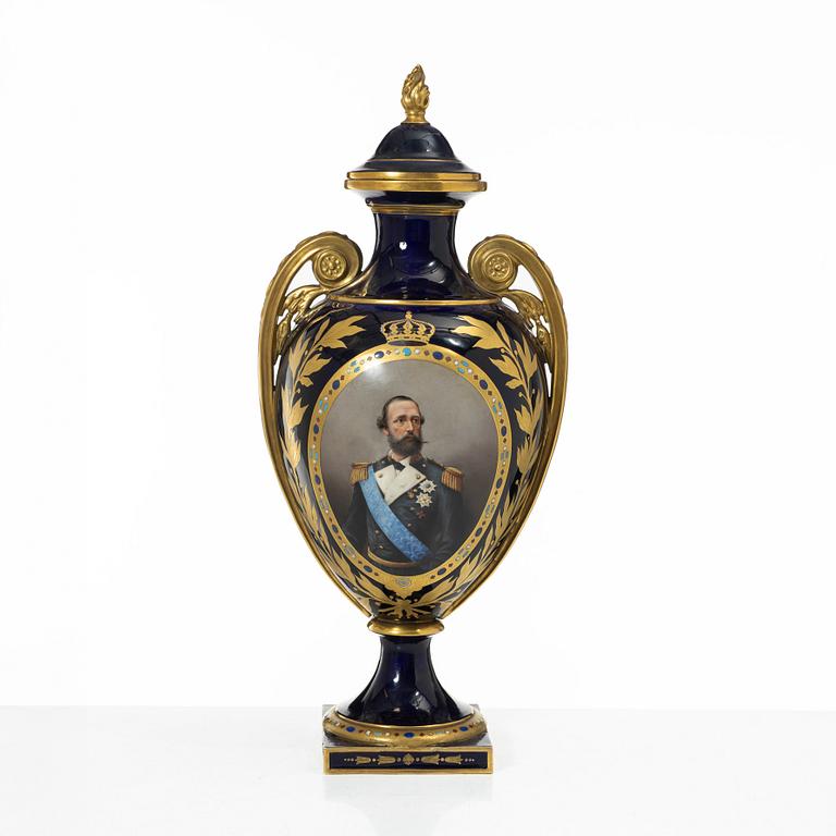 Rörstrand, A lidded vase, Oscar II, Adolf Neuman, Rörstrand, 1880.