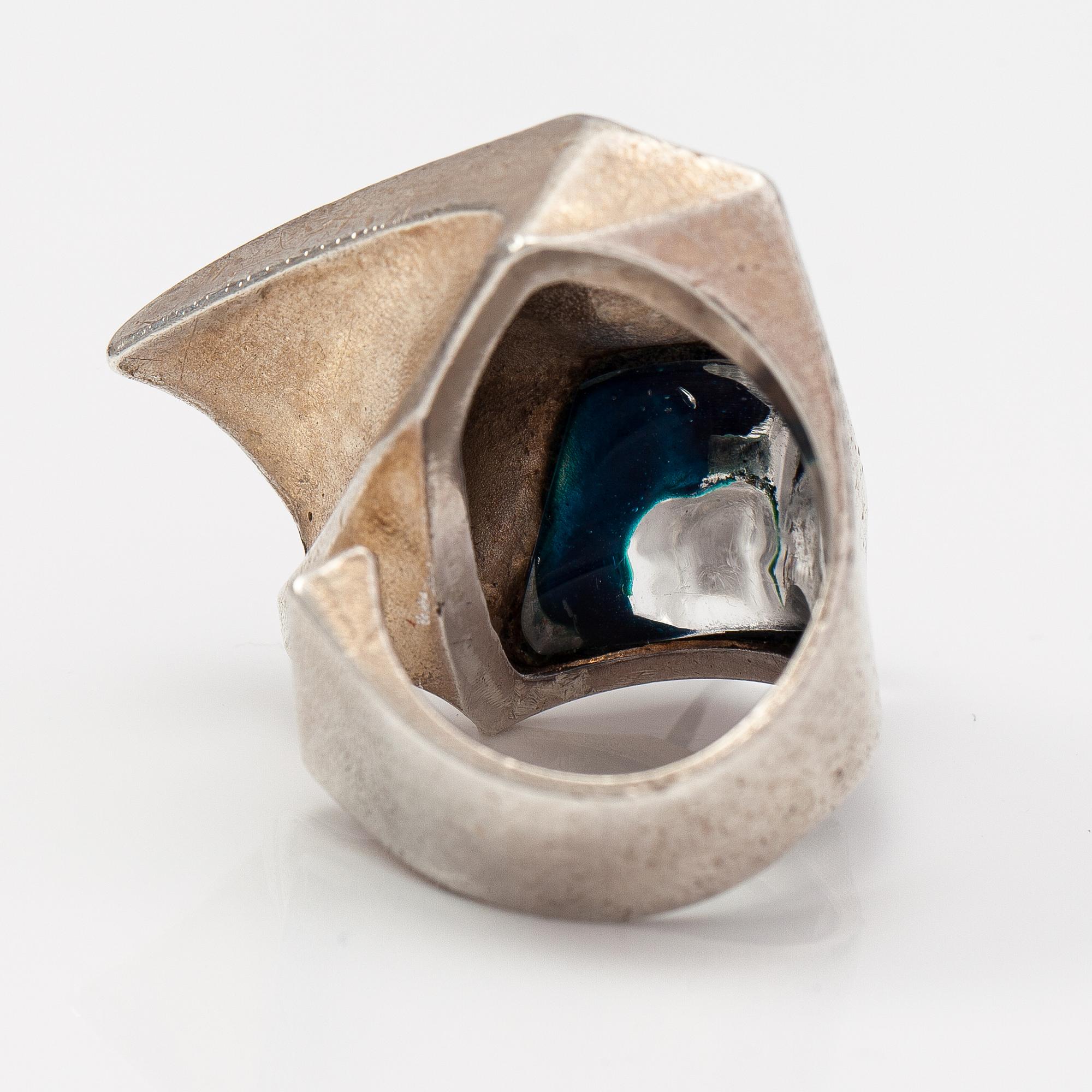 Björn Weckström, Ring "Varelsens öga", sterlingsilver och akryl. Lapponia 1974.