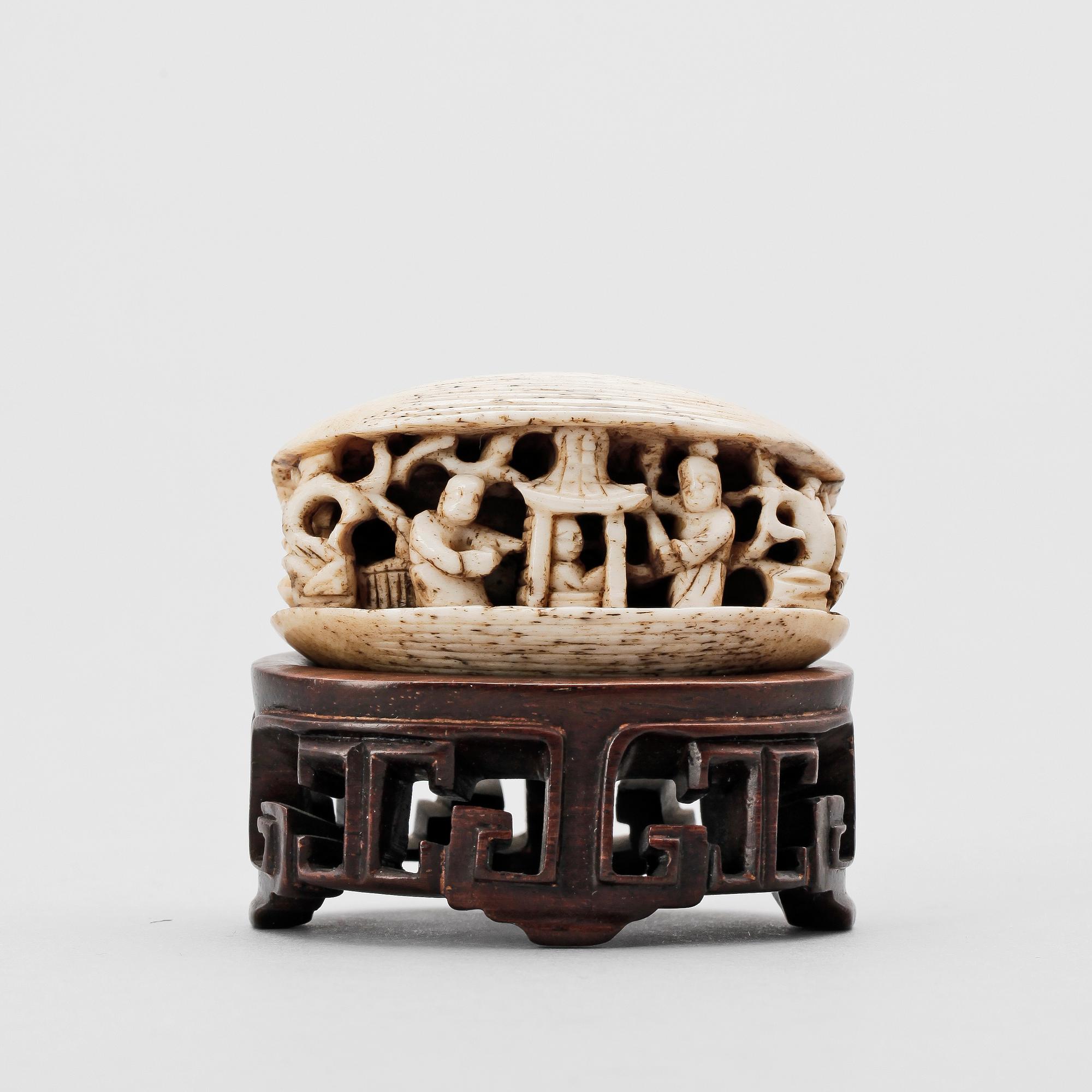 NETSUKE, ben, Japan, sannolikt Meiji (1867-1911).