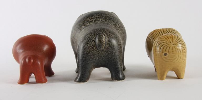 FIGURINER, 3 st, stengods, Lisa Larson, Gustavsberg, två sign, en stämpelmärkt.