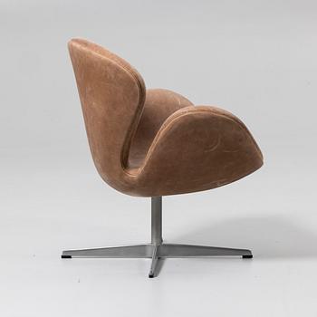Arne Jacobsen, Armchair, “Swan”, Fritz Hansen, Denmark.