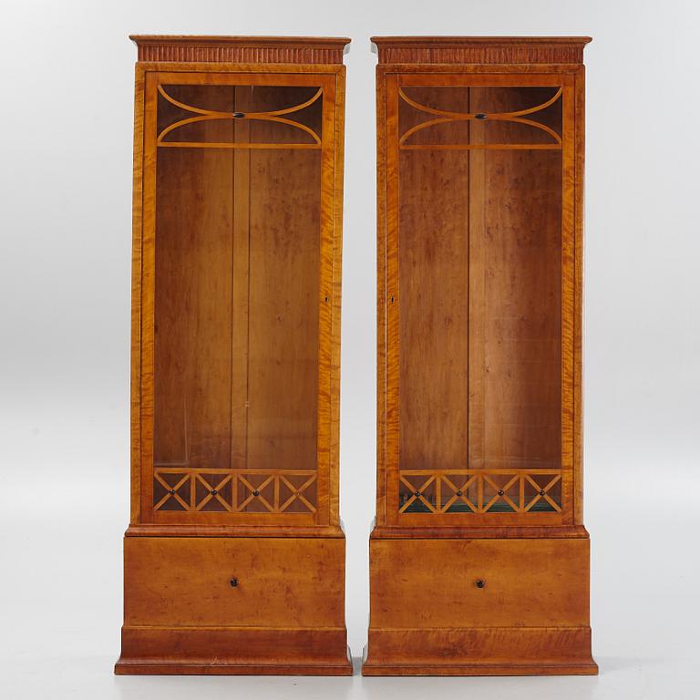 Bokskåp, ett par, Möbelarkitekt och fabrikör Frans Borgström, 1920-tal.