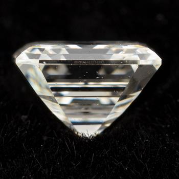 Emerald-cut diamond, 0.54 ct, with accompanying GIA dossier.