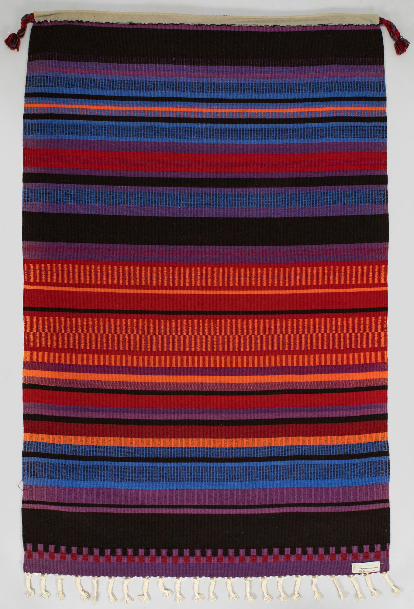 Elsa Montell-Saanio, raanu / seinätekstiili, "Yö tunturissa". Suomi. Noin 180 x 115 cm.