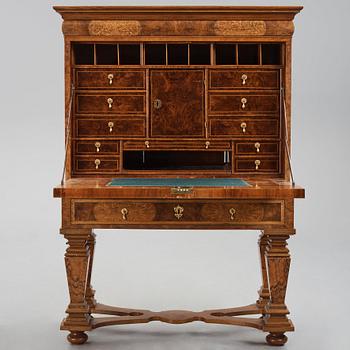 A English William and Mary (Baroque) secretaire.