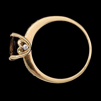 RING, 14K guld, röktonad kvartz samt diamanter.