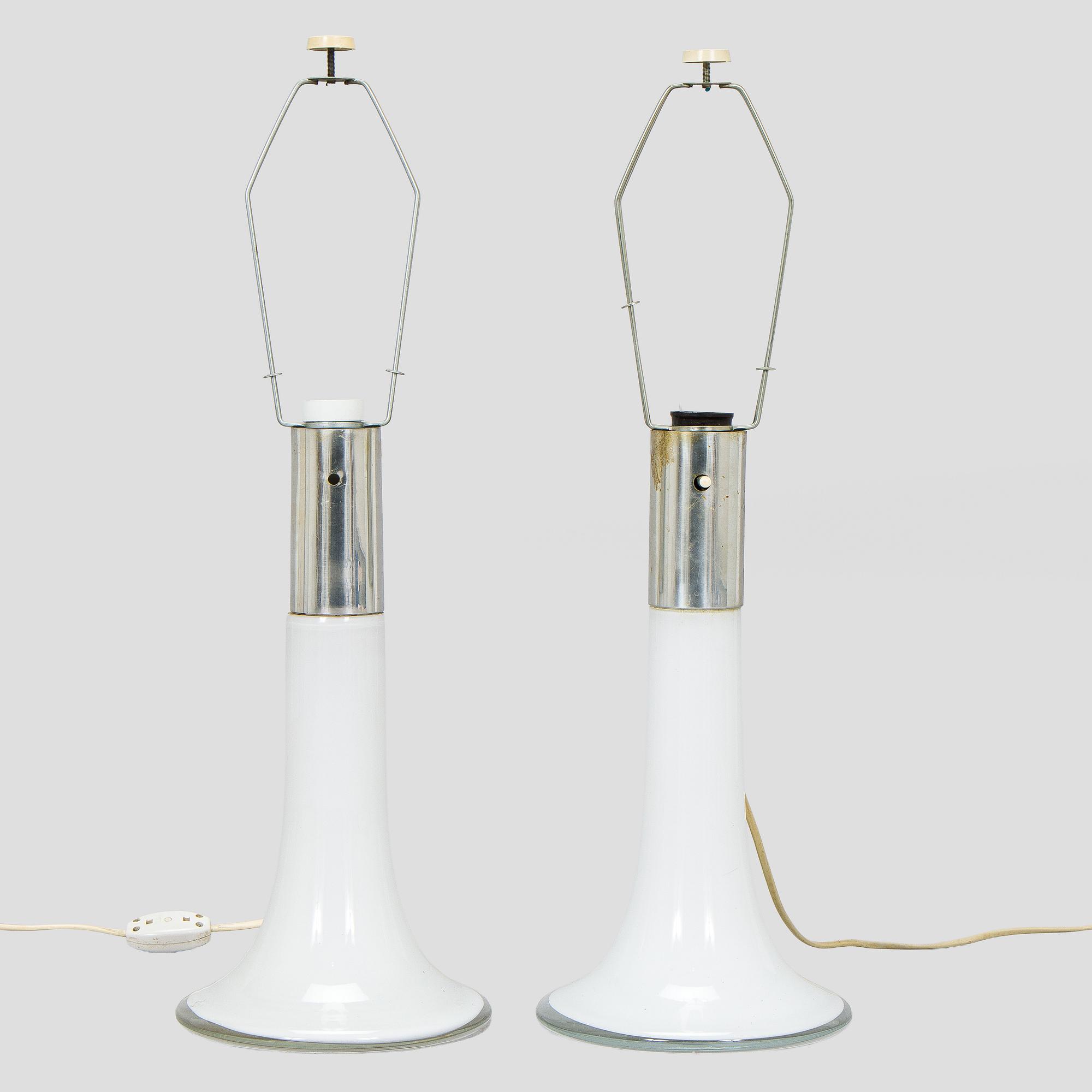 Lisa Johansson-Pape, pöytävalaisimia, 2 kpl, malli 46-017, Stockmann Orno, 1960-luku.