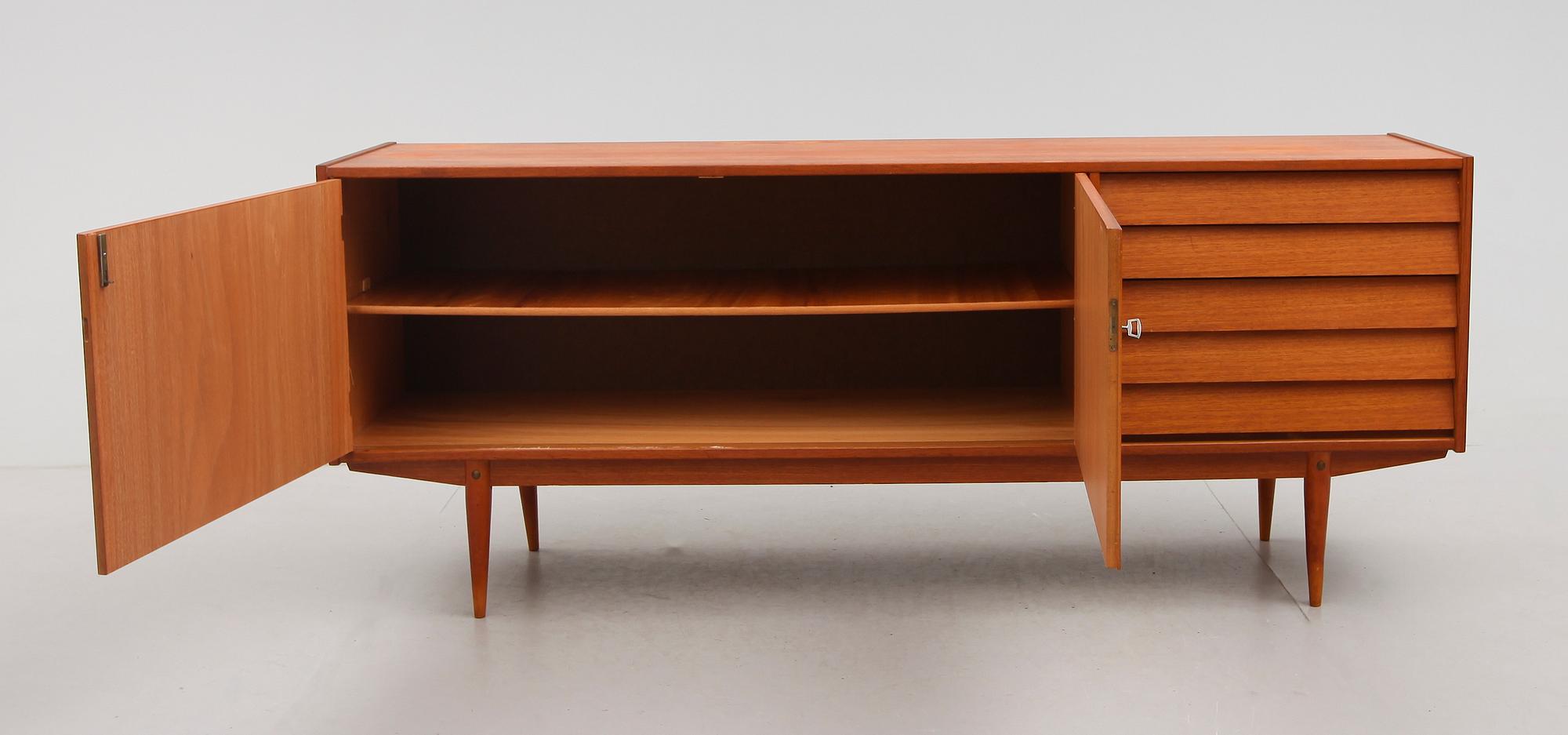 SIDEBOARD, 1900-talets andra hälft.