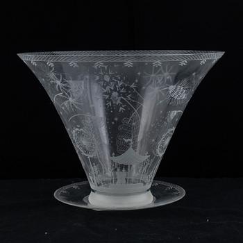 Edward Hald, an engraved glass "Fyrverkeriskål" with plate (fireworks bowl), Orrefors Sweden 1968,