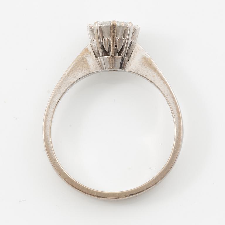 Ring in 18K white gold with brilliant-cut diamond 0.95 ct.