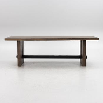 A 'Berlin' dining table, Artwood.