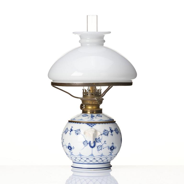 A Royal Copenhagen 'Musselmalet' / 'blue fluted' lamp, Denmark, 1893-1900.
