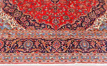 A carpet, Kashan, ca 401 x 302 cm.