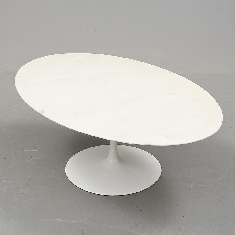 SOFFBORD, "Tulip", Eero Saarinen, modellen formgiven 1957.