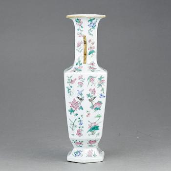 VAS, porslin, Kina, 1800-tal.