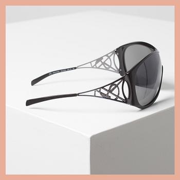 SOLGLASÖGON, Yves Saint Laurent.