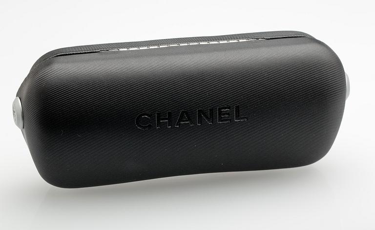 SOLGLASÖGON, Chanel.