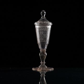 POKALGLAS med LOCK. Böhmen, 1700-tal.