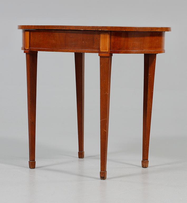 BORD, delvis omkring år 1800.