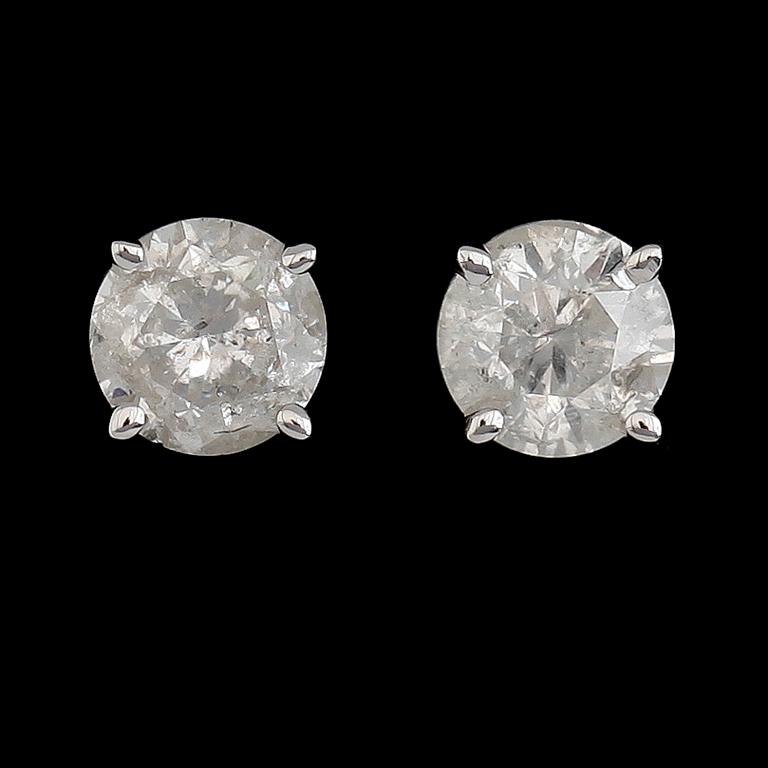 ÖRHÄNGEN, 1 par, 14 k vitguld, briljantslipade diamanter tot ca 0.88 ct.