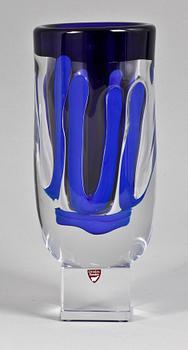 VAS, glas, Lars Hellsten, Orrefors, sign.
