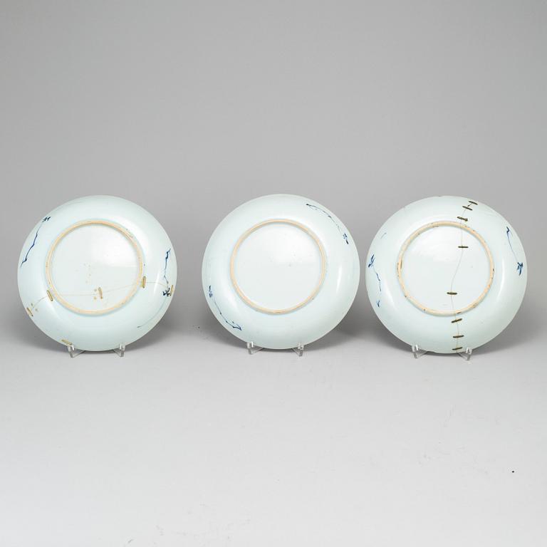 SKÅLFAT, tre stycken, kompaniporslin. Qingdynastin, Qinalong (1736-95).