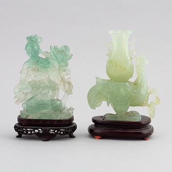 Two Chinese stone sculptures, calcedon and chrysoprase, 20th Century.