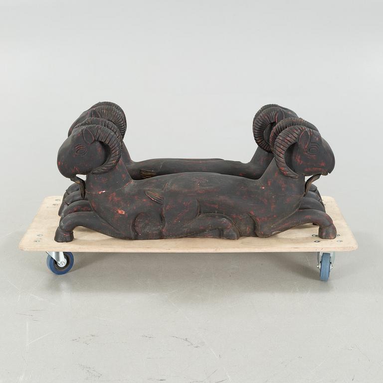 TEMPELVÄKTARE, ett par, 1900-tal.