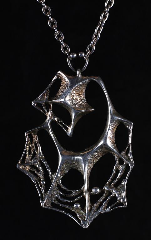 SMYCKEN, 3 delar, silver, brons och ametist, Sten & Laine, Åbo, 1971 samt Pentti Sarpaneva, Finland. Ca 39 g silver.