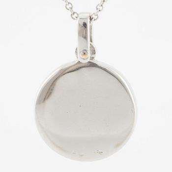 Hänge med kedja, 18K vitguld med pärlemor och briljantslipad diamant.