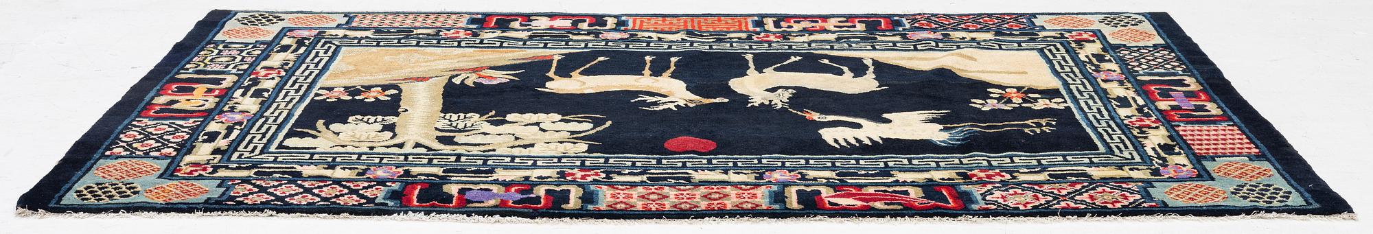 Carpet, China, approx. 124 x 205 cm.