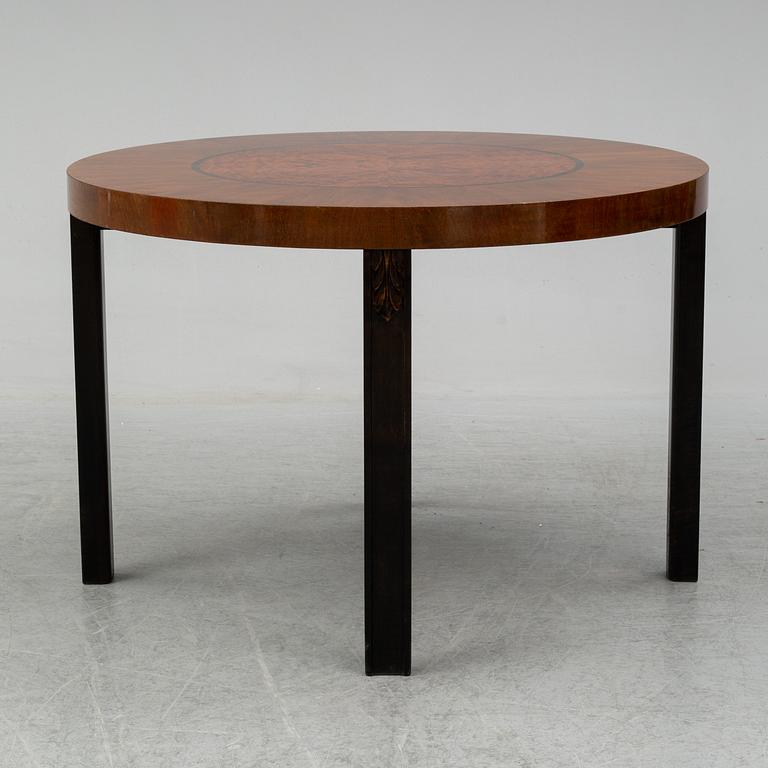 a Art Déco coffee table from the 1920's-/30's.