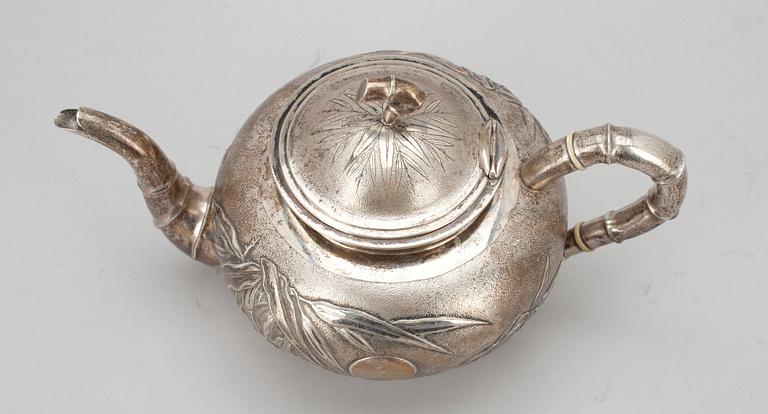 TEKANNA, silver, "Zee Sung" Shanghai Kina ca 1900. Vikt 616 g.