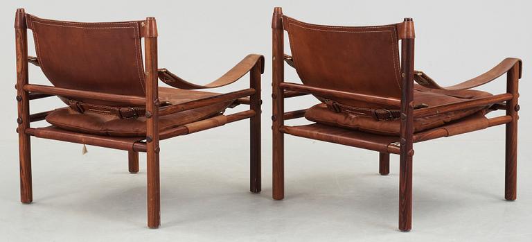 KARMSTOLAR, ett par, "Sirocco", Arne Norell, formgiven 1964.