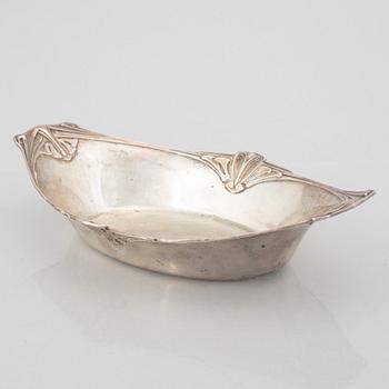 A Swedish silver Art Nouveau bowl, mark of Carl Andreas Kjernås, Gothenburg 1918.