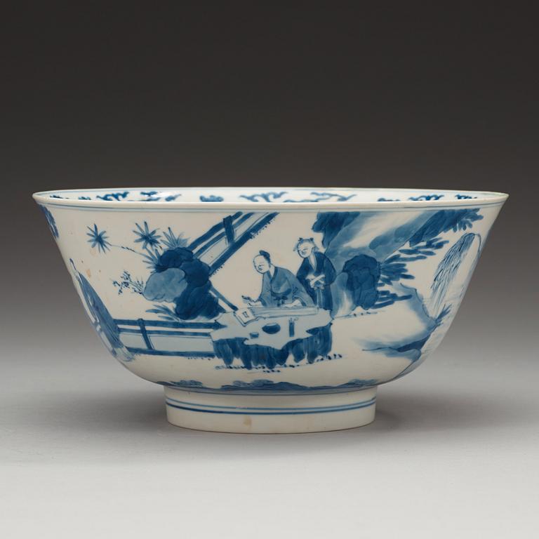 A blue and white bowl, Qing dynasty with Kangxi six character mark and period (1662-1722).